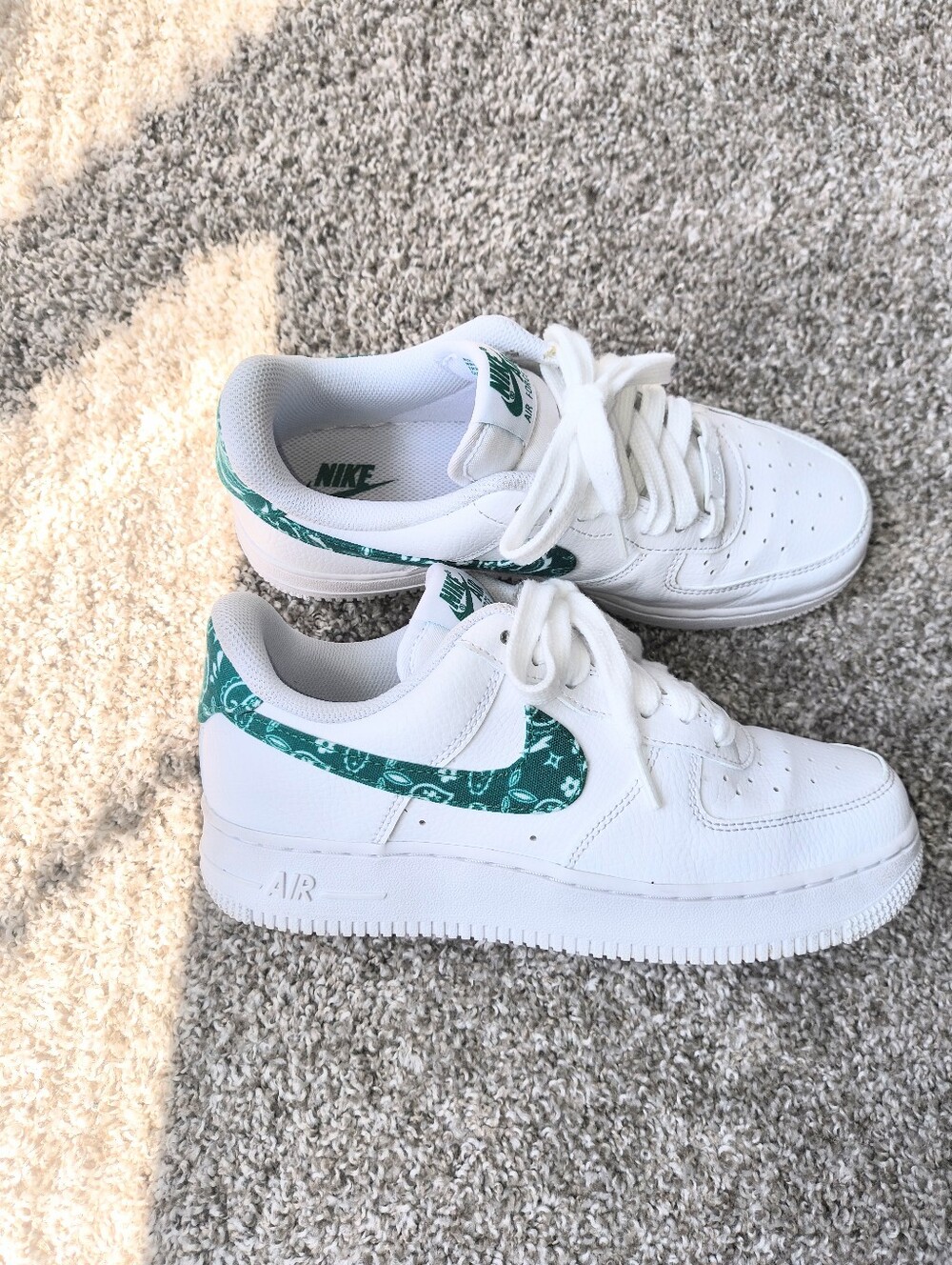 Wmns Nike Air Force 1 " Green Paisley" Size 7W - 5.5M - Picture 3 of 7